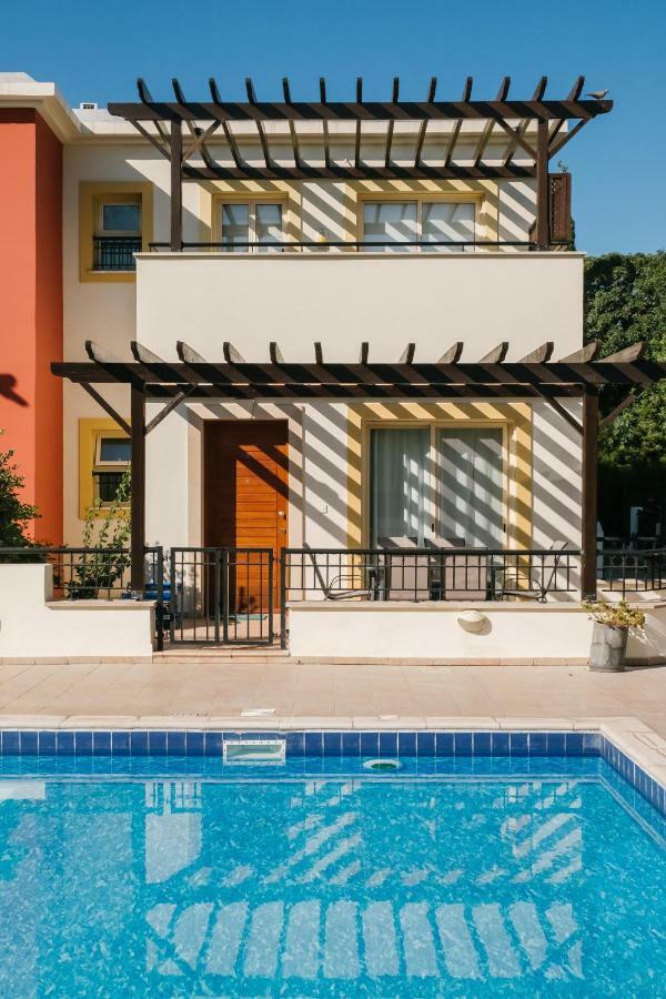Aphrodite Gardens No.9 Luxury Apt Paphos Buitenkant foto
